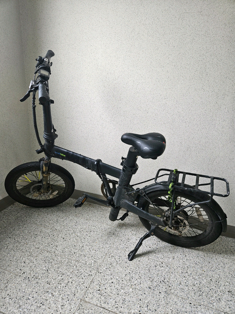 접이식 전기자전거 이미지