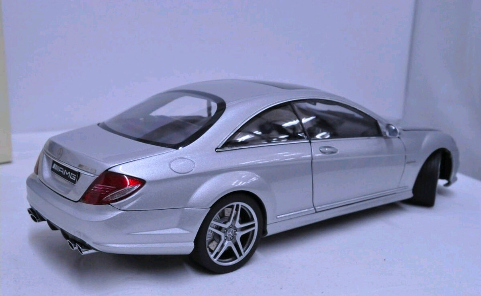 1:18 오토아트 CL63AMG 실버 모형 팝니다 이미지