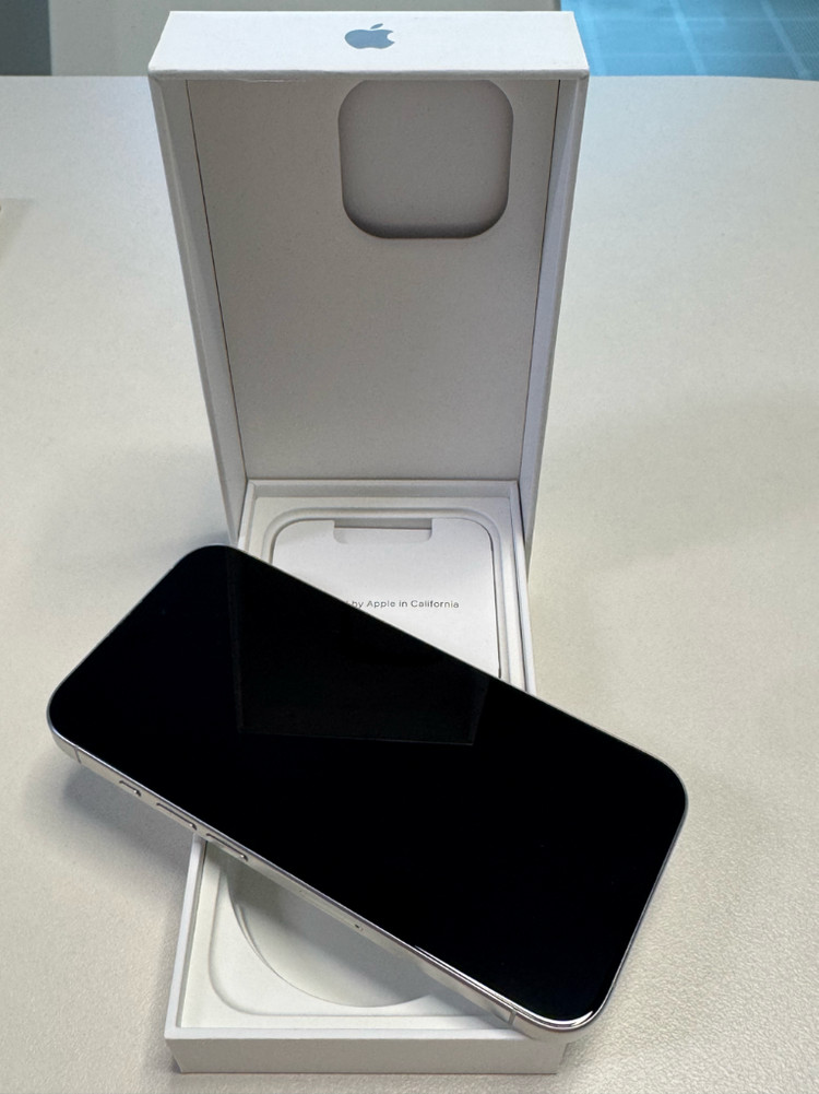 아이폰15프로 화이트 256GB S급 판매 이미지