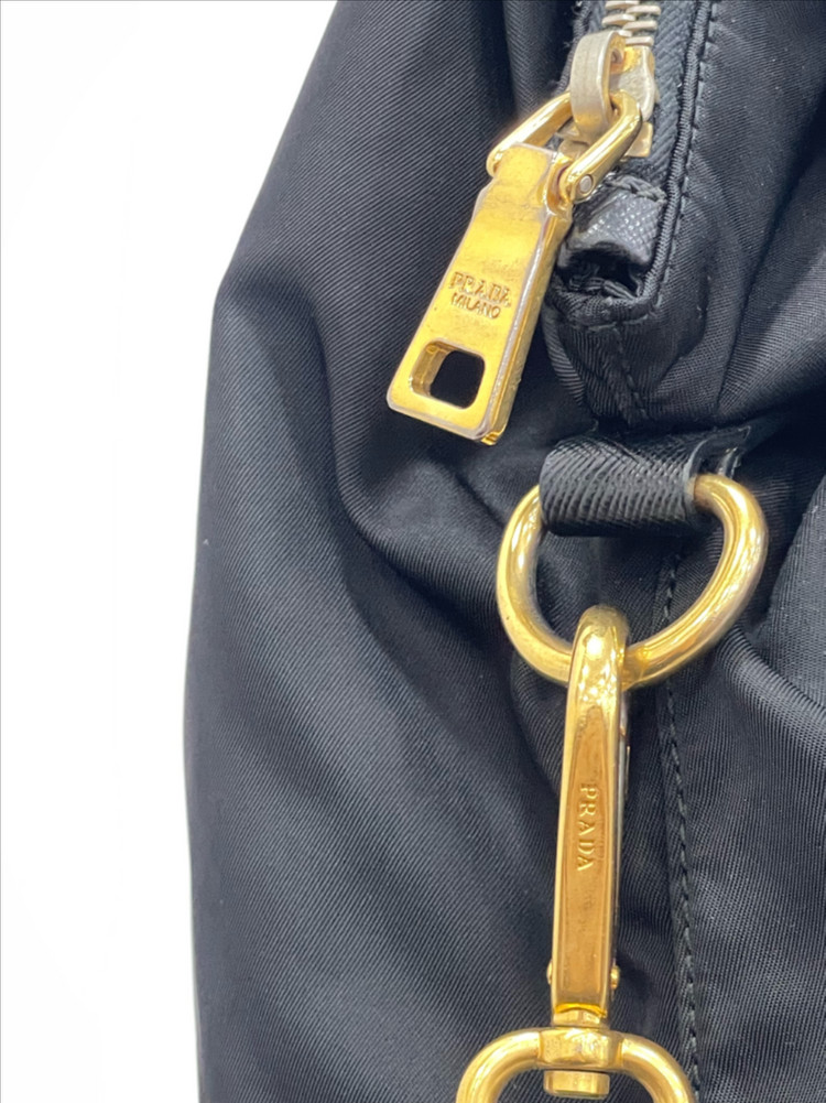 프라다 나일론 숄더백( 한국명품감정서 동봉 ) 이미지
