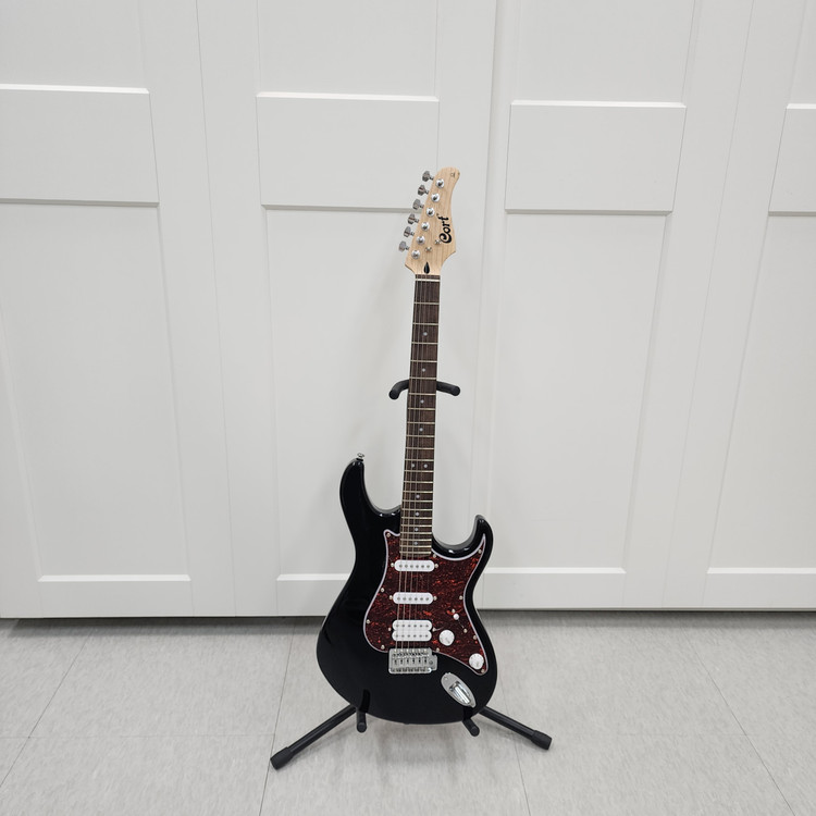 콜트 스트랫 일렉기타 G115 SE 블랙 이미지