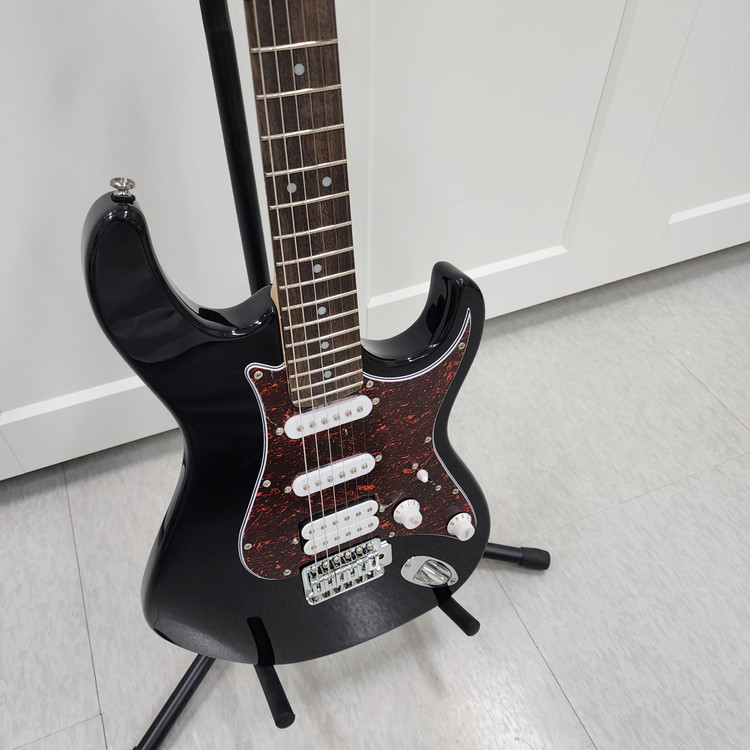 콜트 스트랫 일렉기타 G115 SE 블랙 이미지