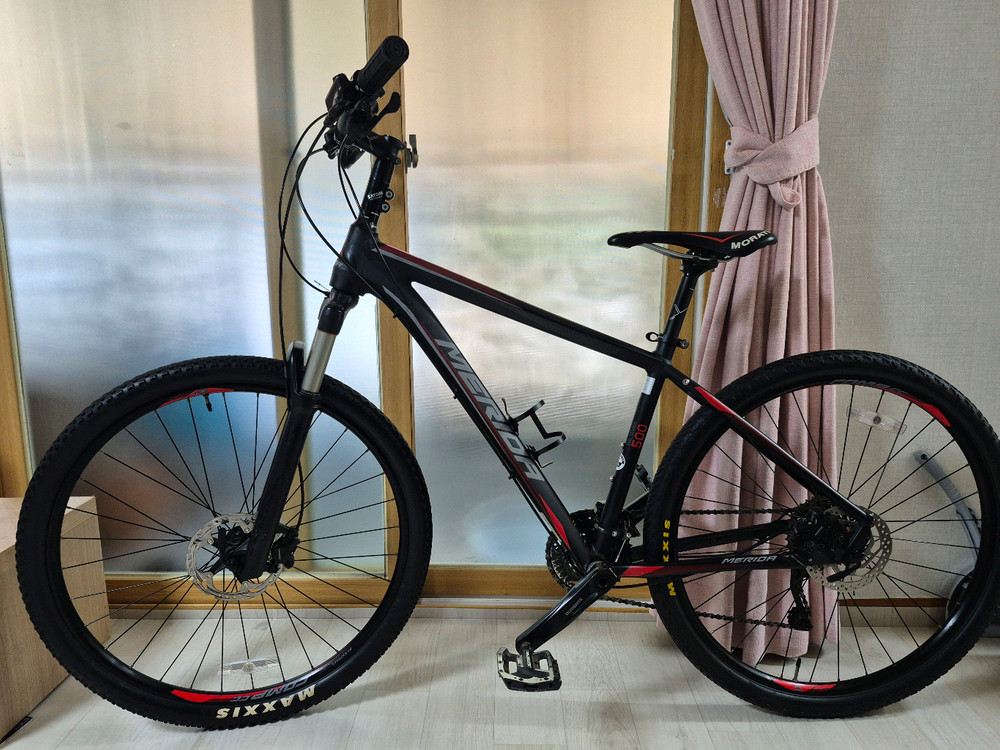 메리다 빅세븐 500 MTB 자전거 이미지