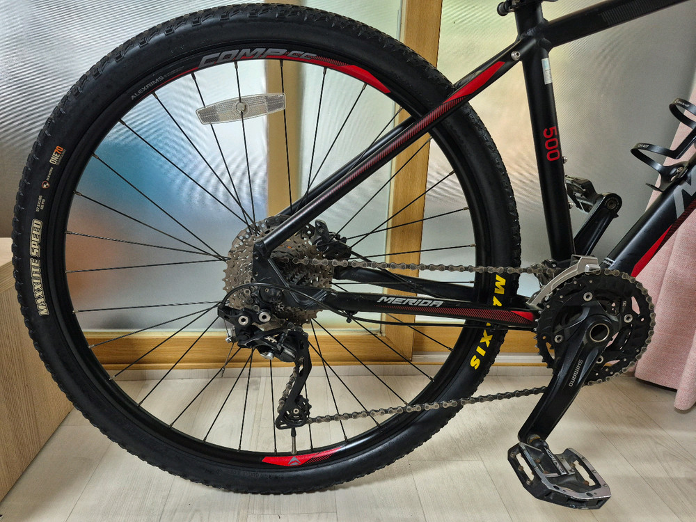 메리다 빅세븐 500 MTB 자전거 이미지