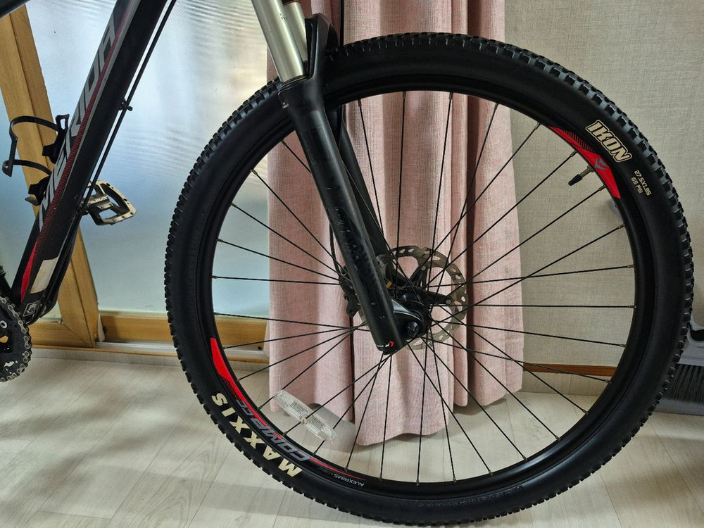 메리다 빅세븐 500 MTB 자전거 이미지
