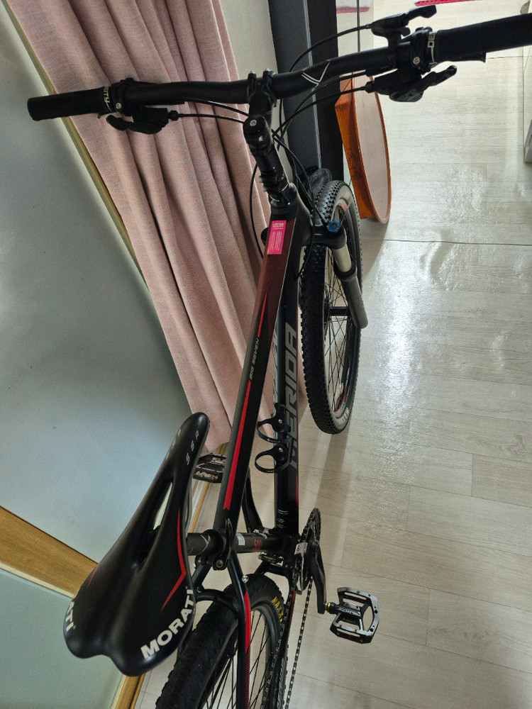 메리다 빅세븐 500 MTB 자전거 이미지
