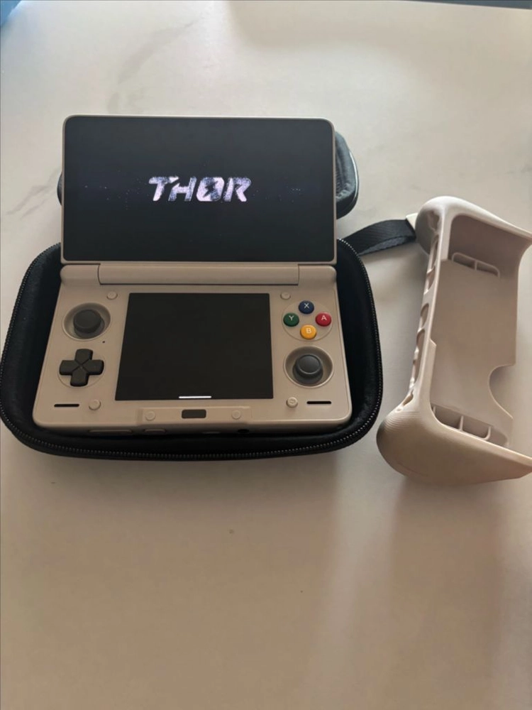 ayn thor pro 아인 토르 프로 12GB + 256GB (레인보우 색상) 팝니다. 이미지