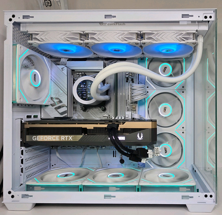 (새제품 수랭 화이트)9800X3D, RTX5070Ti, 32GB, 수랭쿨러, 850W GOLD,방송게이밍컴퓨터본체 이미지