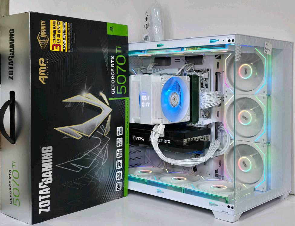(새제품 수랭 화이트)9800X3D, RTX5070Ti, 32GB, 수랭쿨러, 850W GOLD,방송게이밍컴퓨터본체 이미지