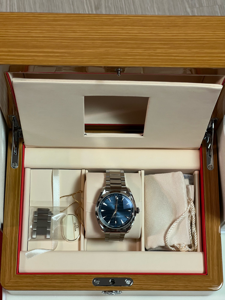 오메가 씨마스터 아쿠아테라 41mm 청판 19년 220.10.41.21.03.001 판매합니다 이미지