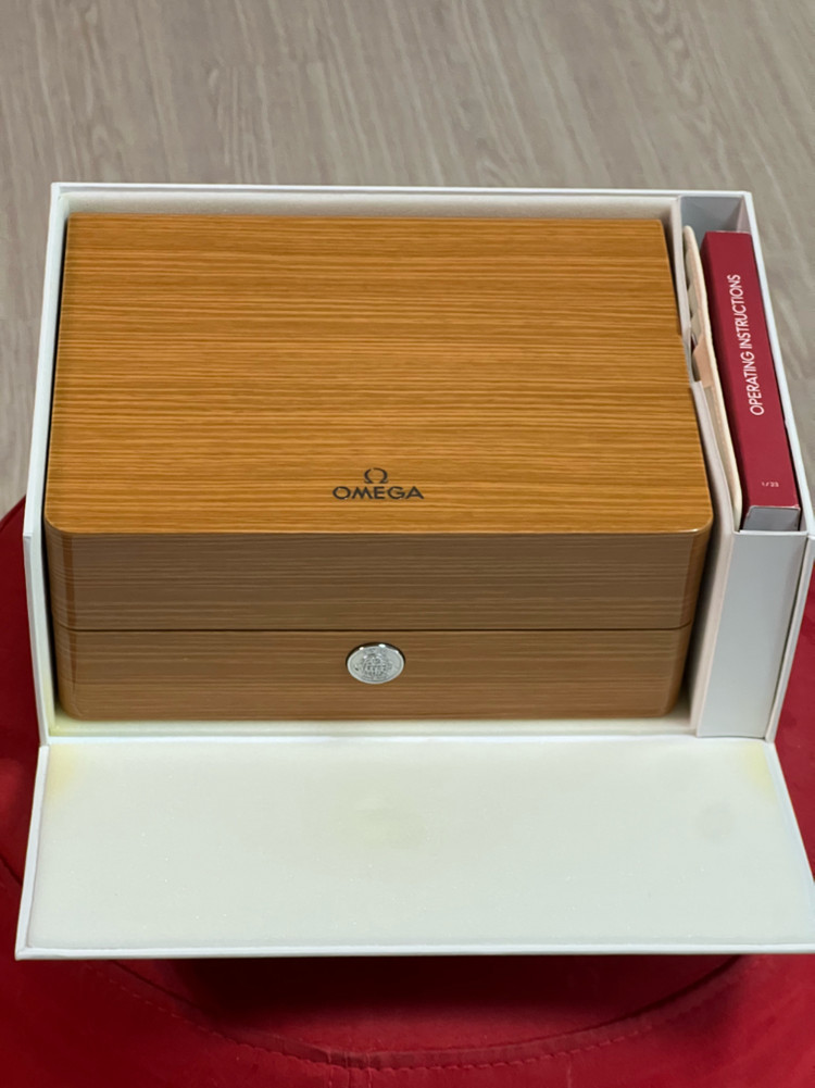 오메가 씨마스터 아쿠아테라 41mm 청판 19년 220.10.41.21.03.001 판매합니다 이미지