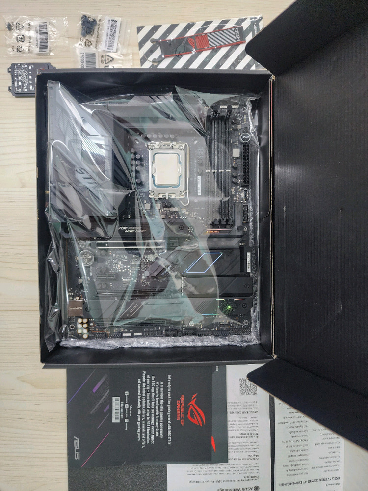 인텔 cpu 14700kf / 메인보드 아수스 ASUS ROG STRIX Z790-F GAMING WIFI 이미지