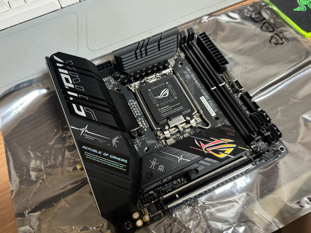 Asus Rog Stix B660-i Gaming wifi 풀박스 민트급 이미지