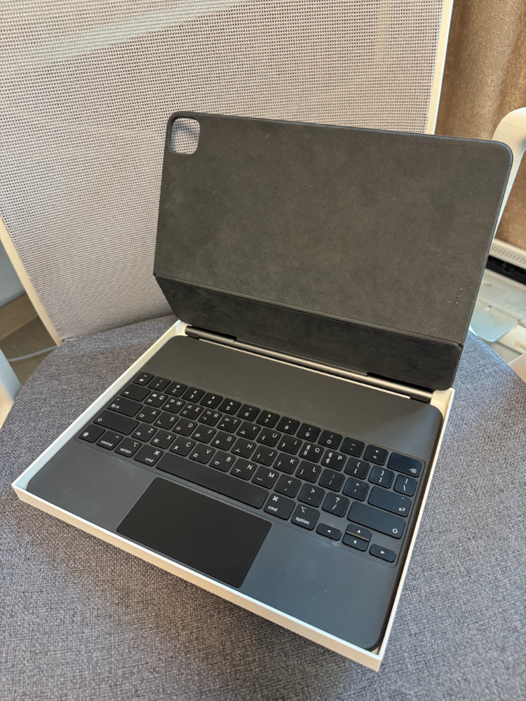 Apple iPad Air 13 Magic Keyboard 이미지