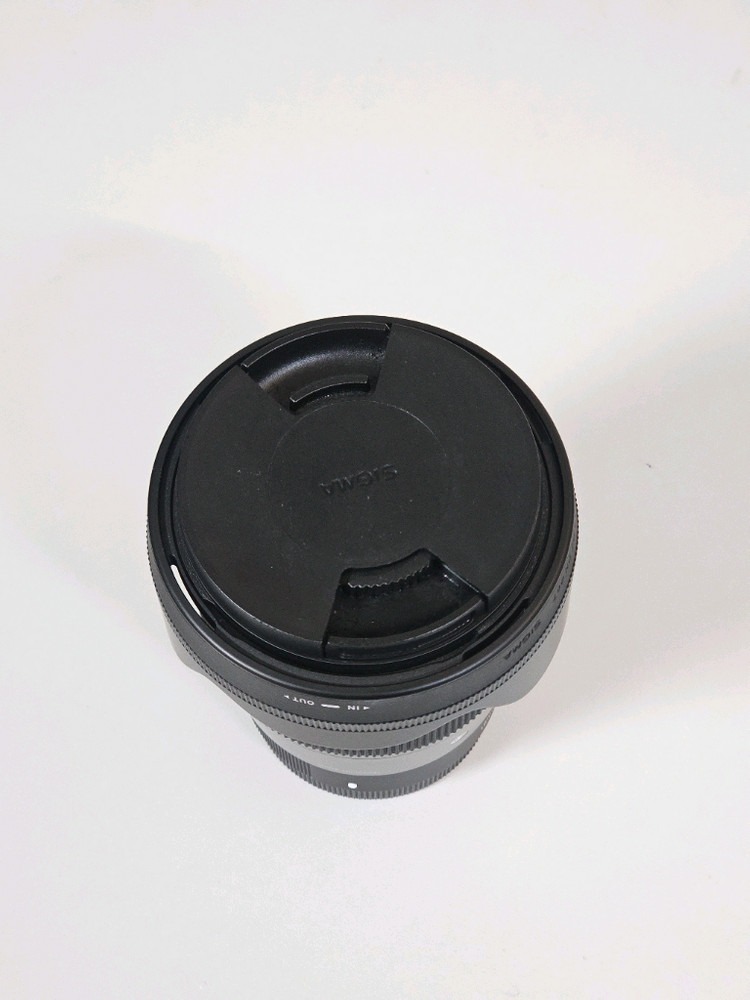 시그마 16mm f1.4 소니 E 마운트 이미지