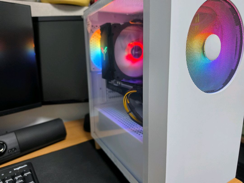 화이트 감성 게이밍 PC (i5-10400F/GTX 1660 SUPER) 이미지