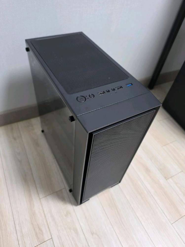 인텔 i7-8700K RTX 1660 SUPER 3팬게이밍 PC 본체 이미지