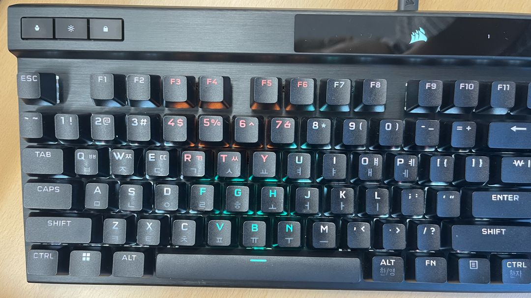 커세어 k70 pro rgb 옵티컬 기계식 게이밍 키보드 이미지
