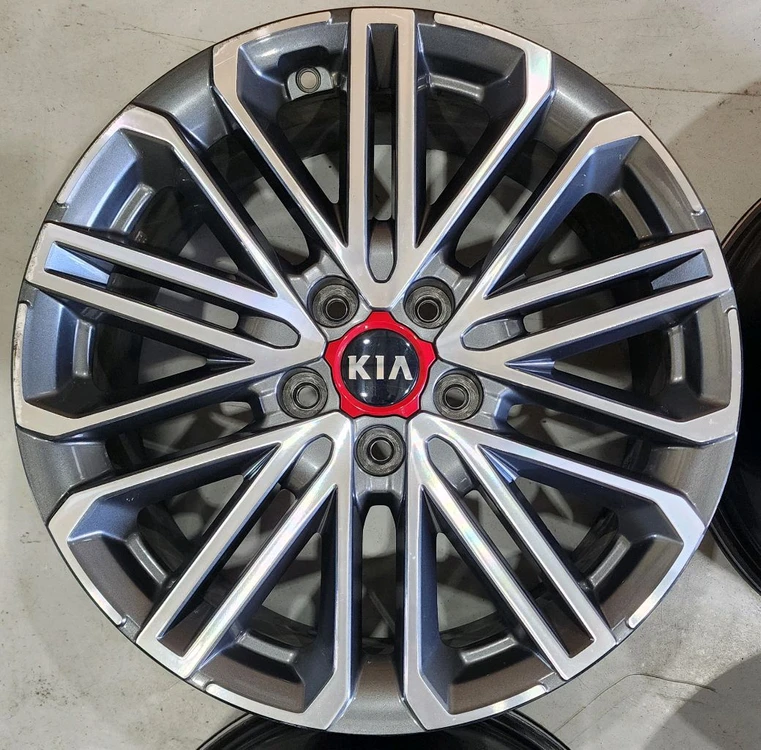 K3 GT 18인치 휠, k3 18인치 휠 이미지