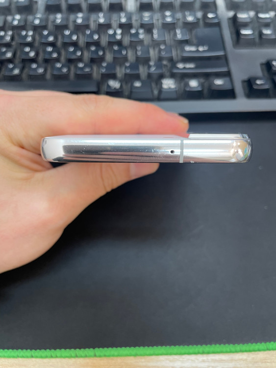 갤럭시S22 화이트 256GB 무잔상 상태좋은 중고31만4천팝니다 이미지