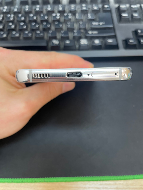 갤럭시S22 화이트 256GB 무잔상 상태좋은 중고31만4천팝니다 이미지