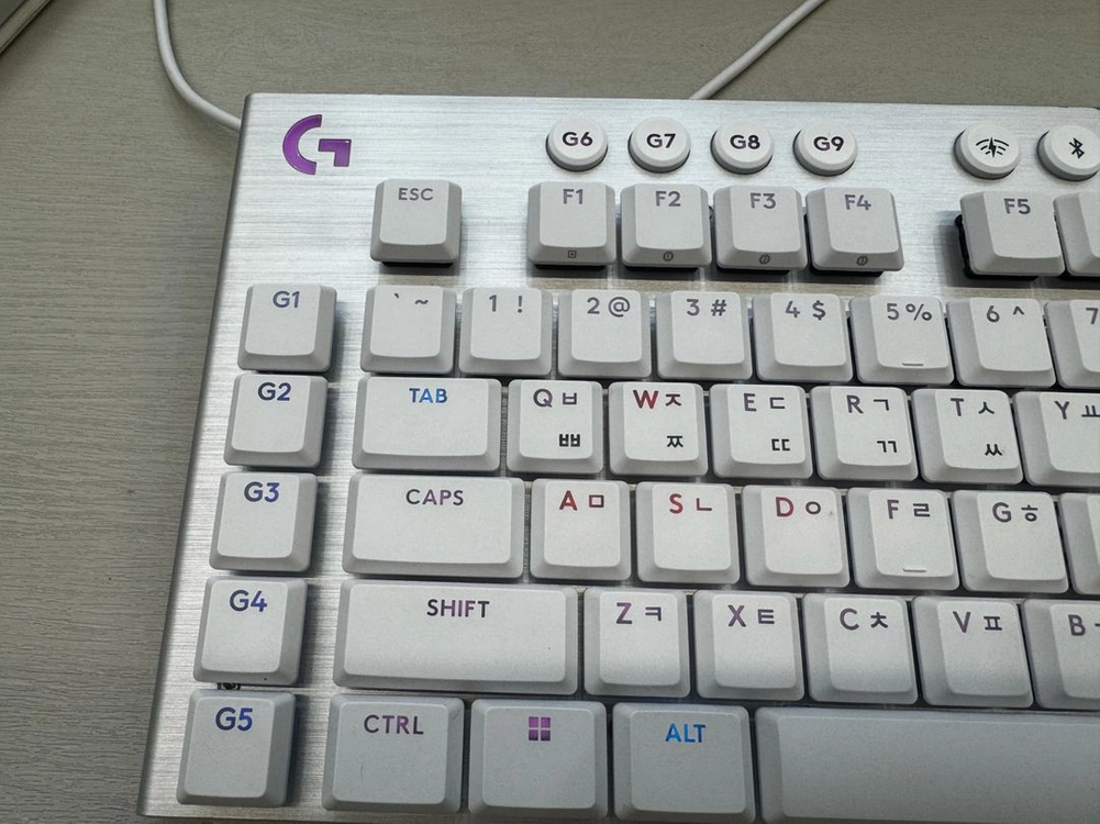 로지텍 G915X 풀배열 갈축 택타일 이미지