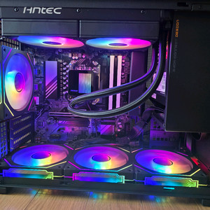 AMD 라이젠 9800x3d, 램 32기가, ssd 1테라 등 컴퓨터 본체 판매 이미지