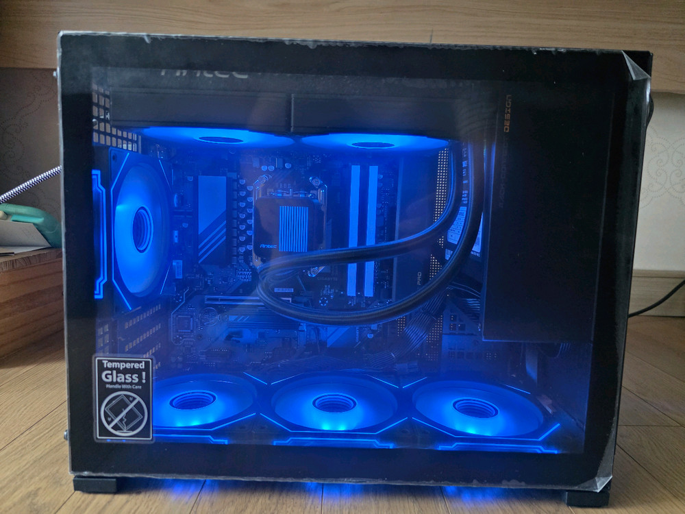 AMD 라이젠 9800x3d, 램 32기가, ssd 1테라 등 컴퓨터 본체 판매 이미지
