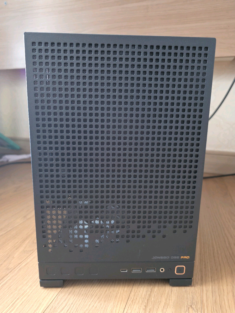 AMD 라이젠 9800x3d, 램 32기가, ssd 1테라 등 컴퓨터 본체 판매 이미지