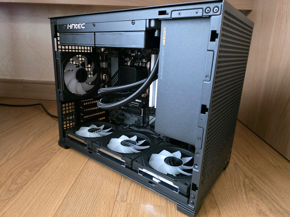 AMD 라이젠 9800x3d, 램 32기가, ssd 1테라 등 컴퓨터 본체 판매 이미지