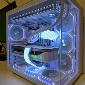 9800X3D RTX5080 화이트PC 이미지