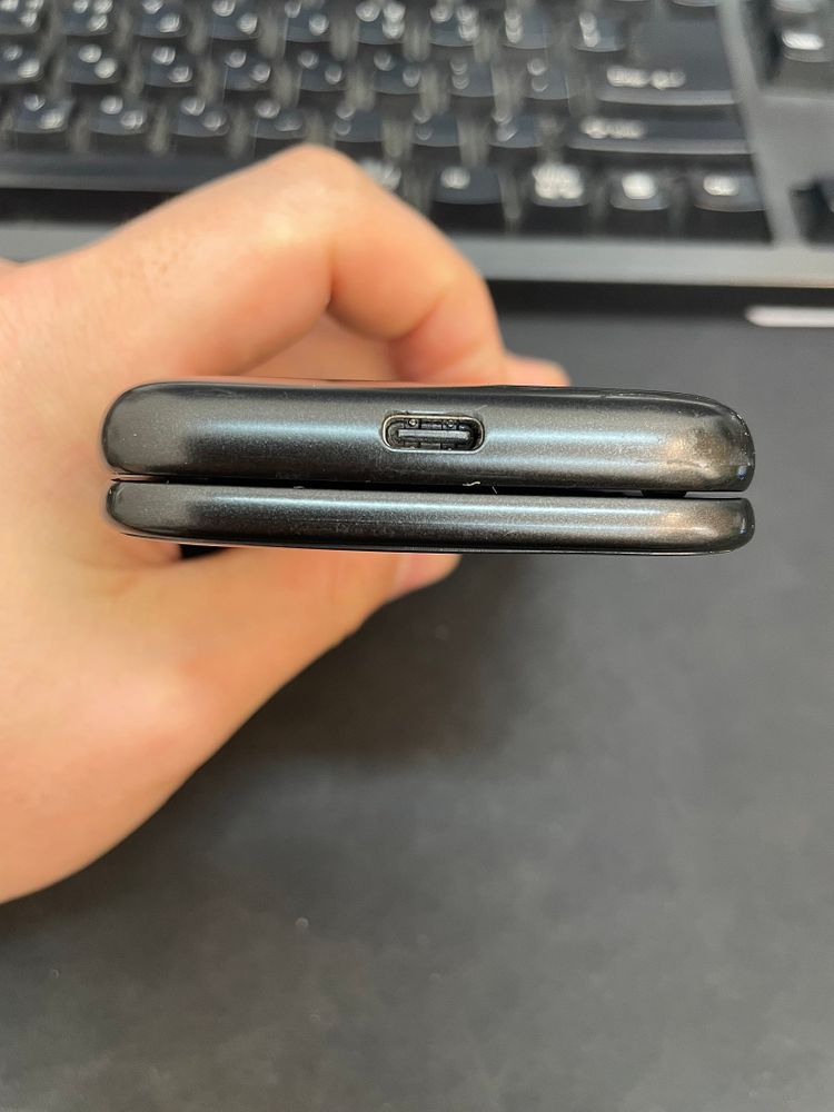ALT스타일폴더 32GB 블랙 무잔상 상태좋은 중고10만5천팝니다 이미지