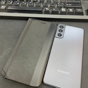 갤럭시S21 그레이 256GB 무잔상 상태좋은 중고20만9천팝니다. 이미지