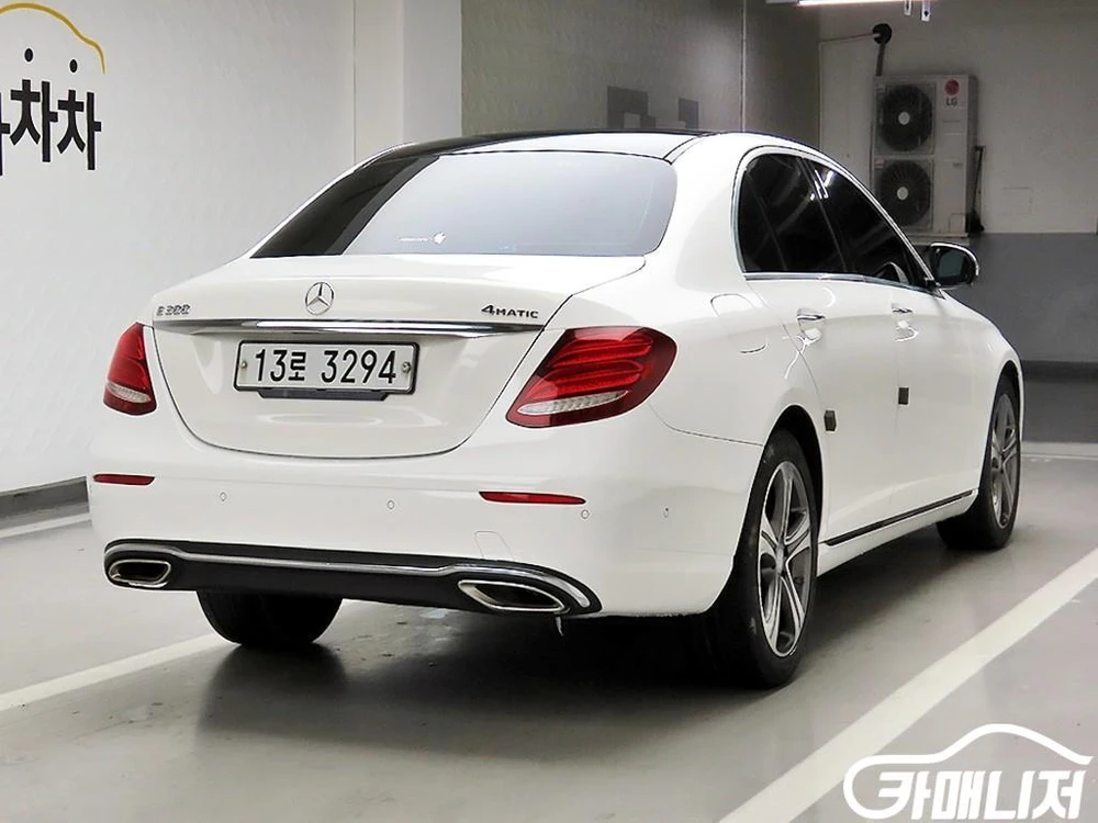 [벤츠]E-클래스 W213 E300 4MATIC 아방가르드 #고유가특가 이미지