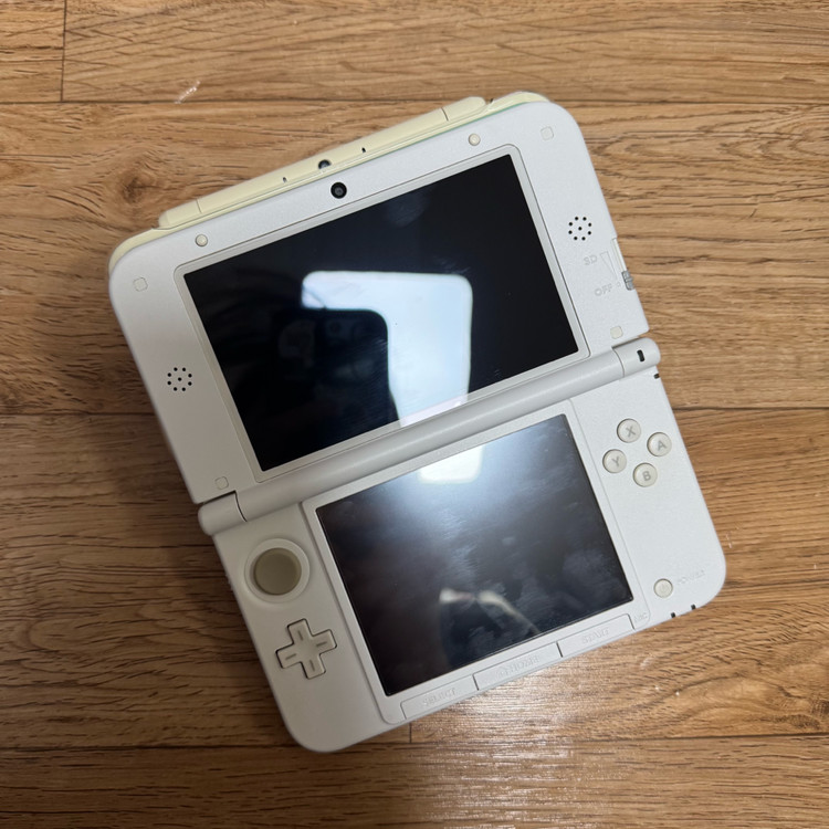 닌텐도 3DS XL 동물의 숲 에디션 이미지