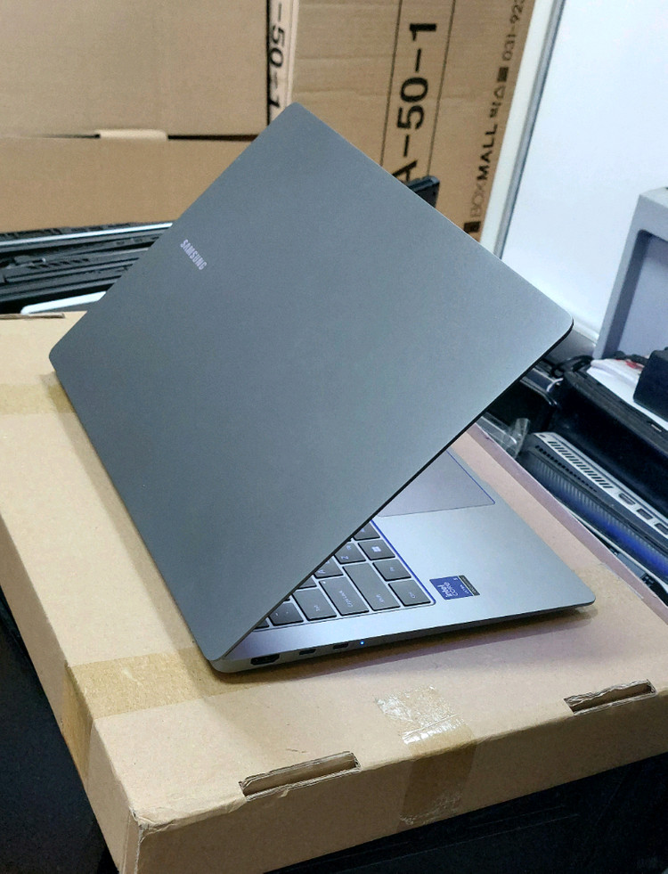삼성전자 갤럭시북5 프로 NT940XHA / 코어울트라5(S2) 226V / 민트급 이미지