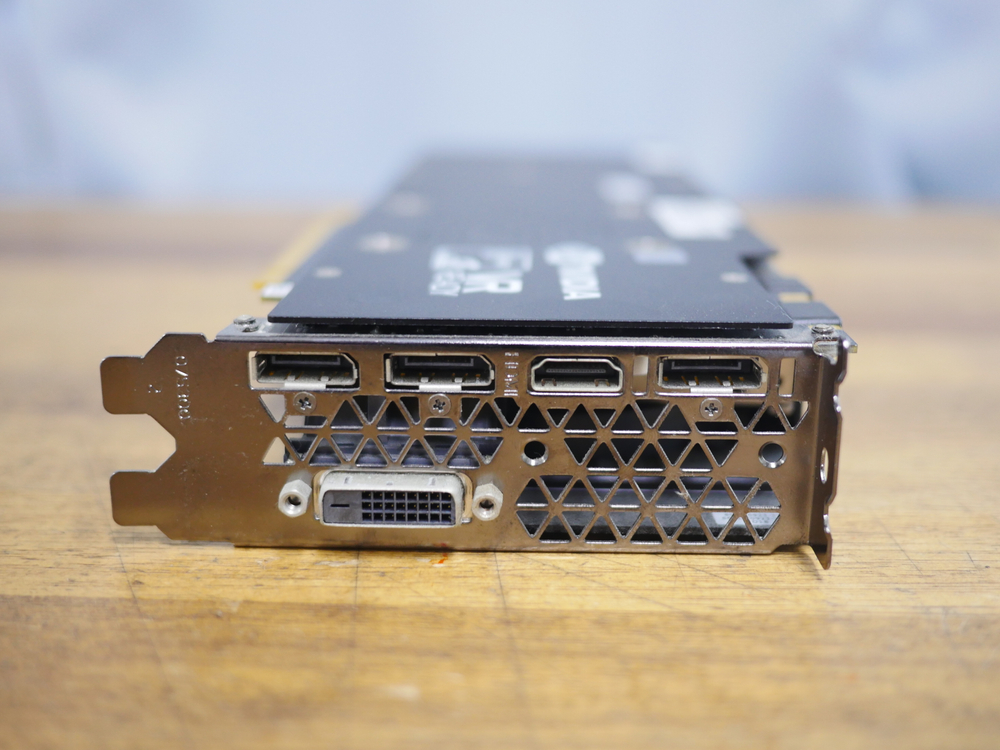 만리 갈라도 GTX 1080 8GB GDDR5 3팬 외장그래픽카드 이미지