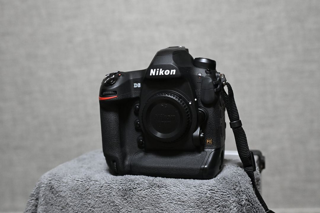 니콘 D6 풀프레임 DSLR 카메라 이미지