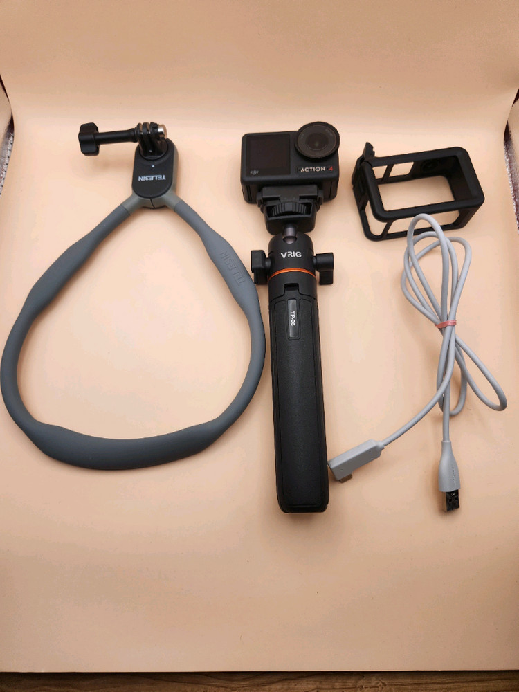 DJI 오즈모 액션4 액션캠 + 삼각대봉 이미지
