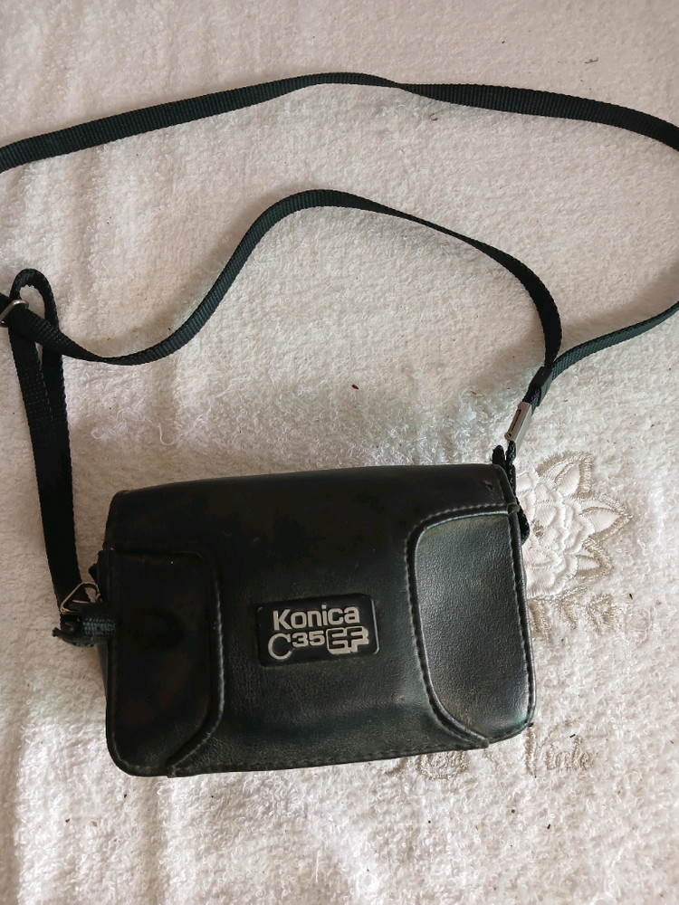 코니카 C35 EF 필름 카메라 이미지