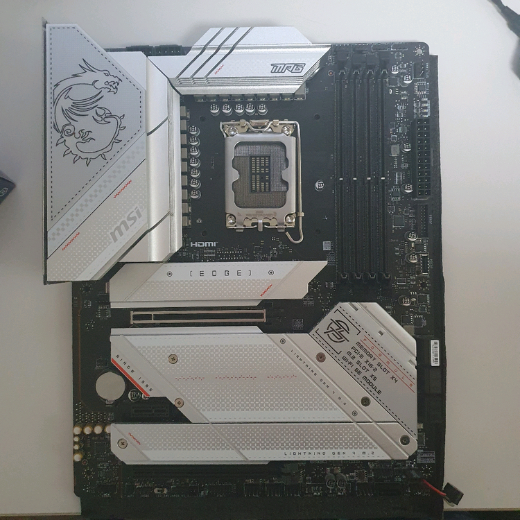 메인보드 MSI MPG Z790 Edge WiFi DDR5 화이트 (내용 필독) 이미지