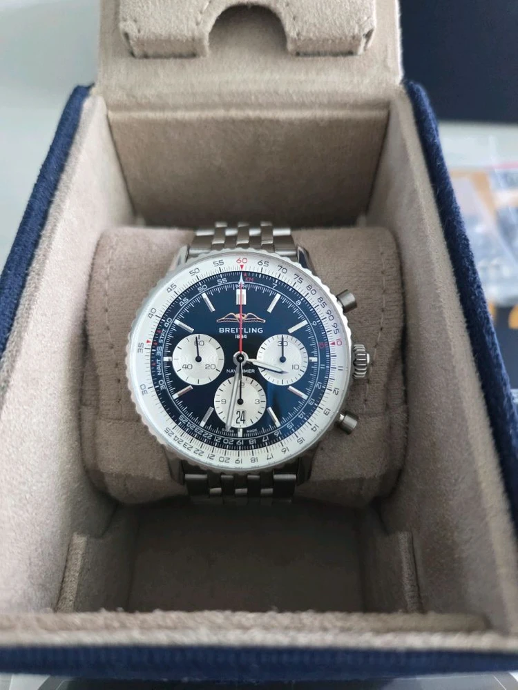 브라이틀링 네비타이머 43mm 신형(정품 가죽 디버클 포함) 이미지