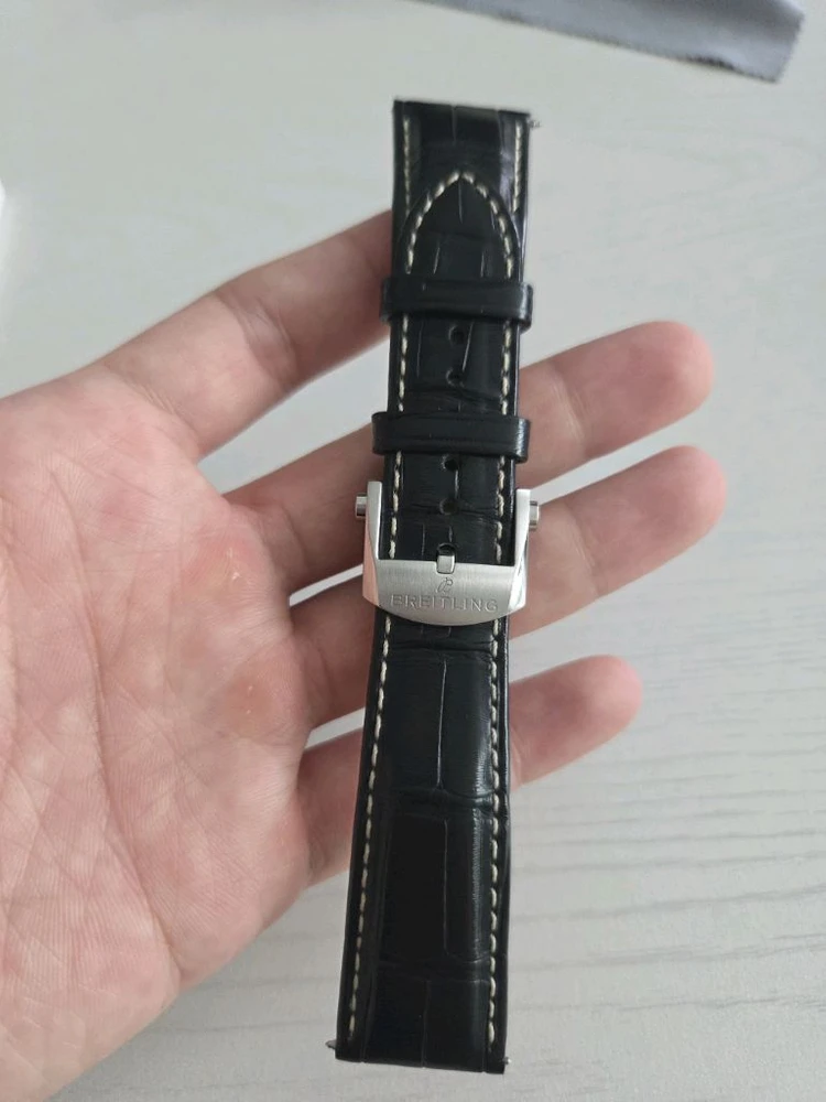 브라이틀링 네비타이머 43mm 신형(정품 가죽 디버클 포함) 이미지