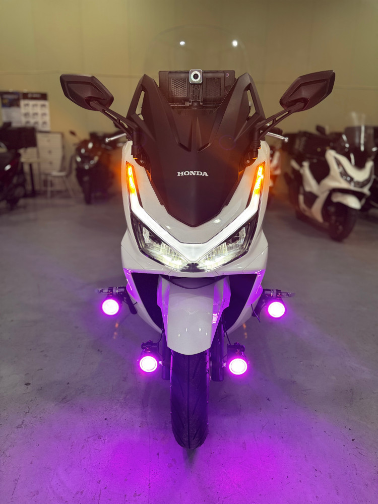 혼다 Pcx125 26년식 ABS 900km 준튜닝 판매합니다. 이미지