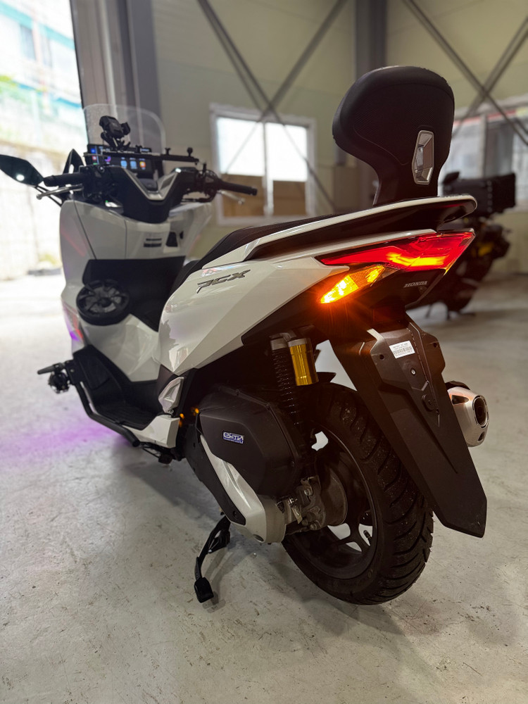 혼다 Pcx125 26년식 ABS 900km 준튜닝 판매합니다. 이미지