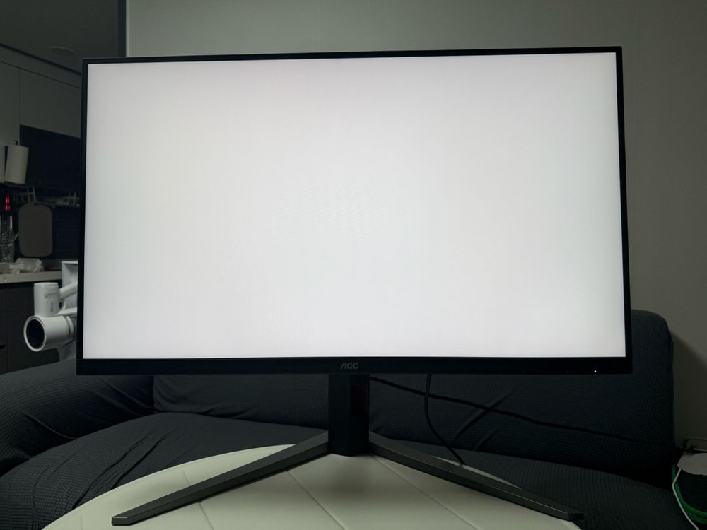 AOC U32G4 32인치 4K 게이밍 모니터 이미지