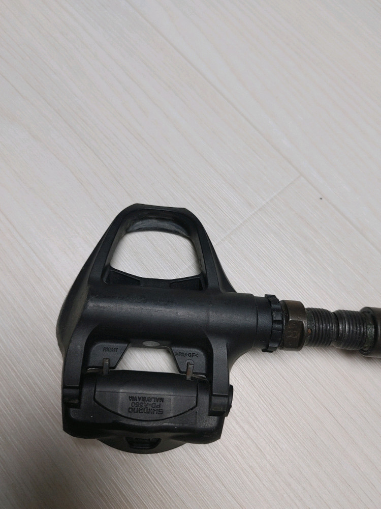 상태 좋은 시마노 로드자전거,픽시 클릿페달 R550 팝니다.(택포3.9만) 이미지