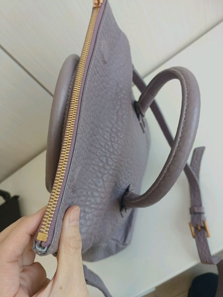 쿠론 라벤더 색상 가죽백 이미지