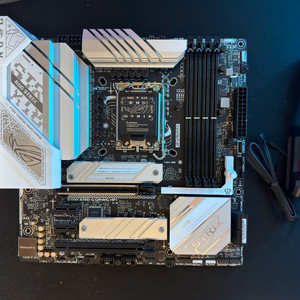 ASUS ROG STRIX B760-G GAMING WIFI 메인보드 이미지