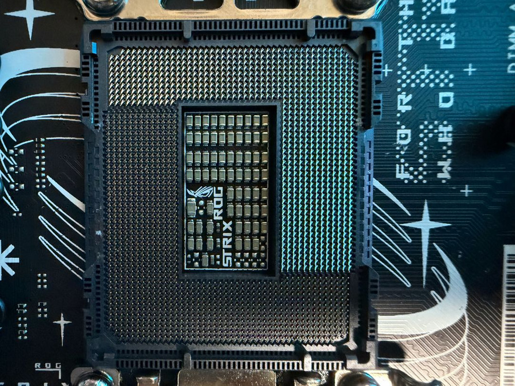 ASUS ROG STRIX B760-G GAMING WIFI 메인보드 이미지